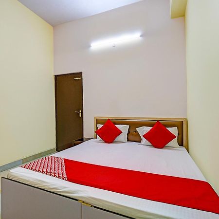 Hotel O Aj Star Hotel Фаридабад Экстерьер фото