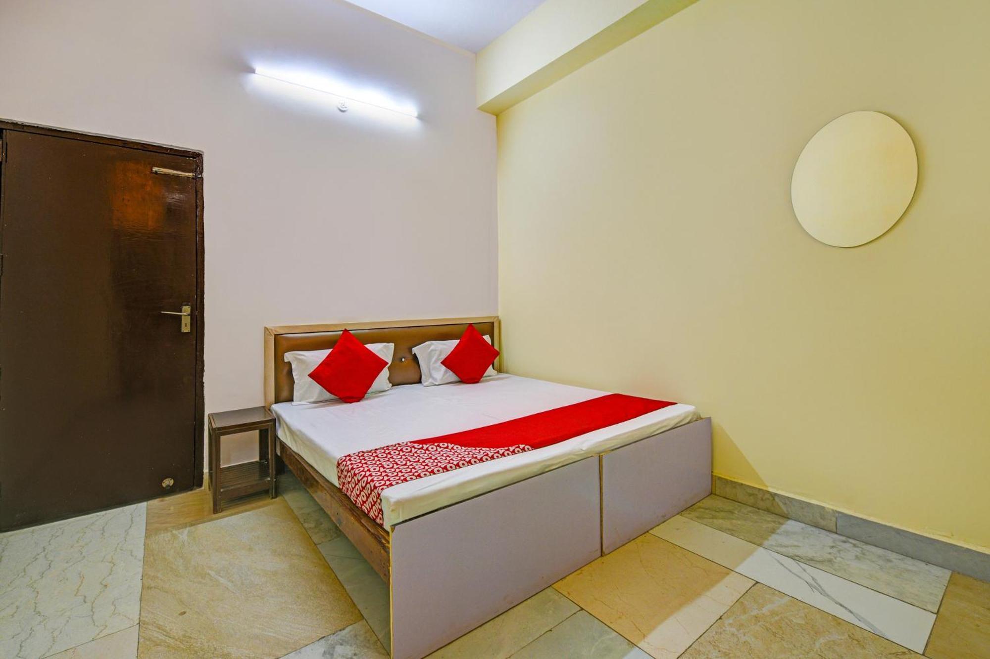 Hotel O Aj Star Hotel Фаридабад Экстерьер фото